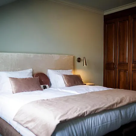 Queen's Court & 5* Budapeşte