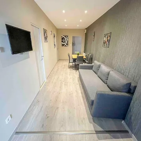 Apartment I77 Spacious Modern 3bedroom *