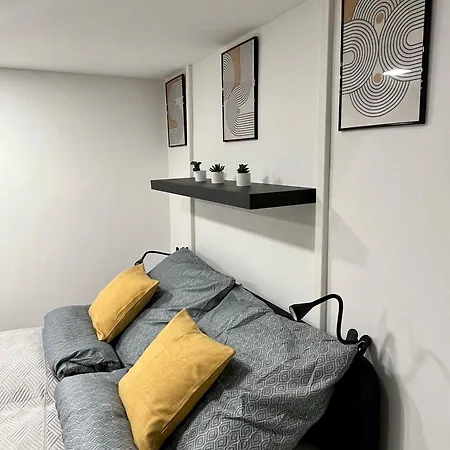 West Station Gallery - Free Parking, Cozy Home, Perfect For Families Budapest
