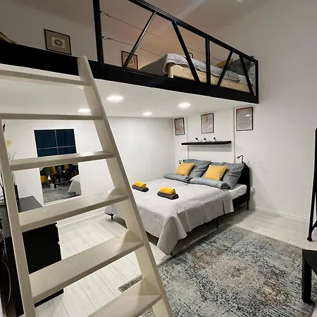 West Station Gallery - Free Parking, Cozy Home, Perfect For Families * Budapest