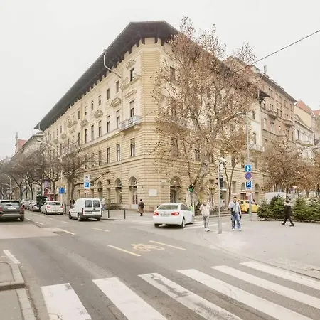 Modern And Stylish 2-bedroom In The Center Apartment Budapest