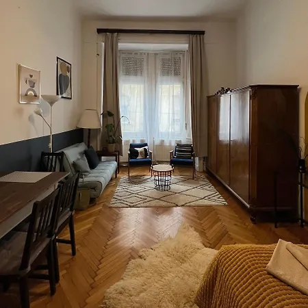 Apartment Rustic In Downtown Of *