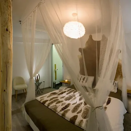 13 Apartment *