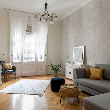 Central Apartman *
