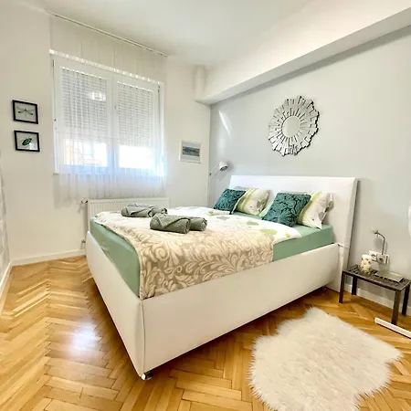 Mint Pearl 3 2 Bathrooms At Kalvin Square Βουδαπέστη