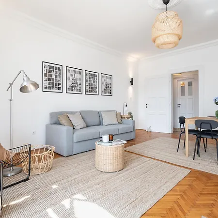 Neo Rooftop With Ac Apartment *