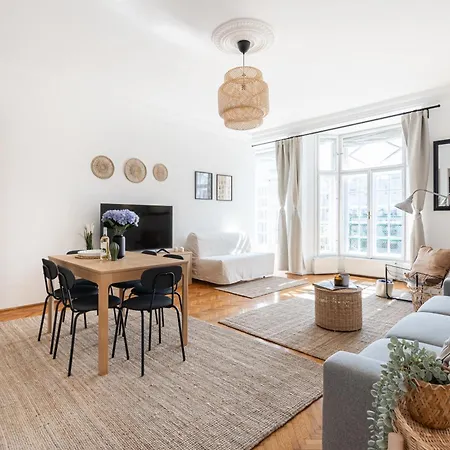 Neo Rooftop With Ac Apartment *