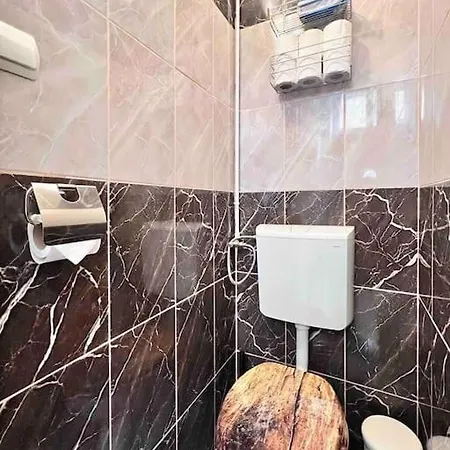 Urban Escape-cozy In Center Budapest