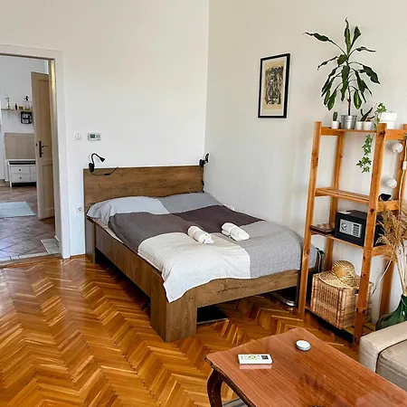 Apartment Attila 67 *