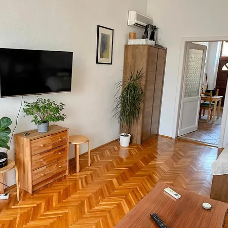Apartment Attila 67 *