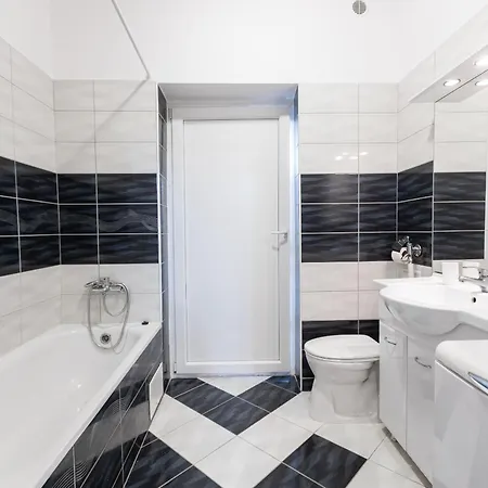 Cozy With Terrace Apartment Budapest