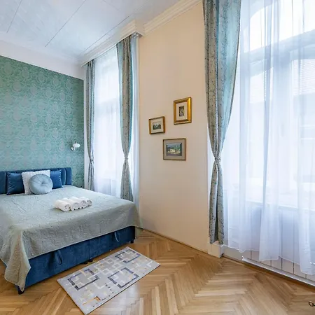 Deluxe In Art Nouveau House- With Garage * Budapest