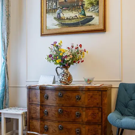 Appartement Deluxe In Art Nouveau House- With Garage *