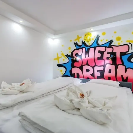 Pop Art Haven Bp Apartment
