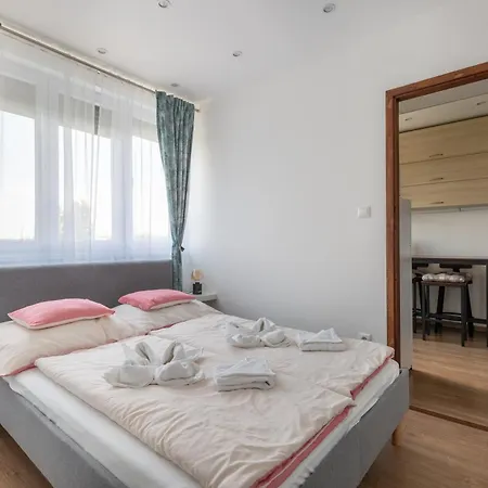 Street'n Apartament *