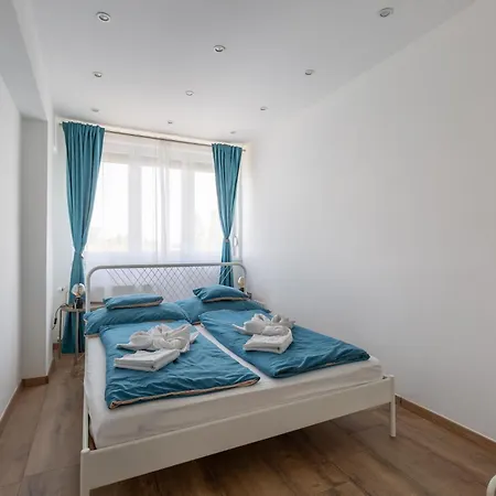 Street'n Apartment