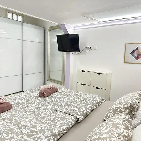 Apartment Yes, Yes! Lovely Good Amenities Center Budapest