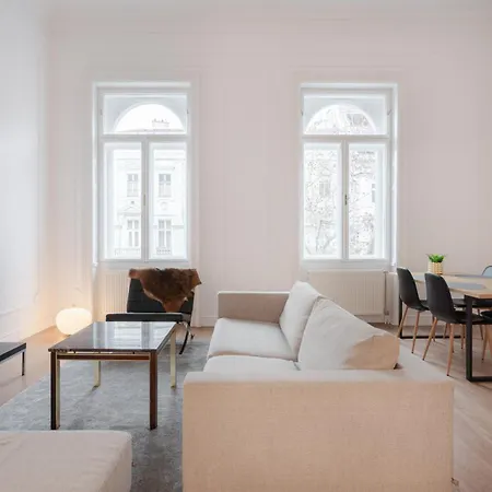 Classical With Modern Style Downtown! Apartment Budapest