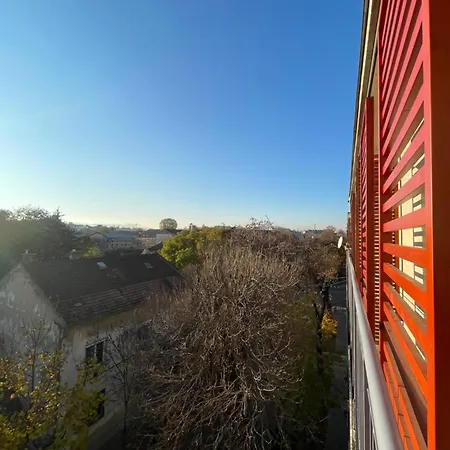 Sunlight - Free Garage Parking Budapest