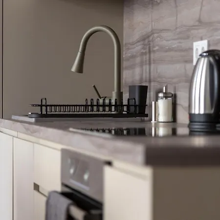 Apartment Luxurious & Spacious In The Kertesz Street *