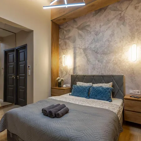 Apartment Luxurious & Spacious In The Kertesz Street *