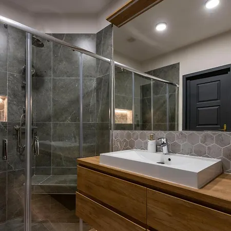 Luxurious & Spacious In The Kertesz Street Appartamento Budapest