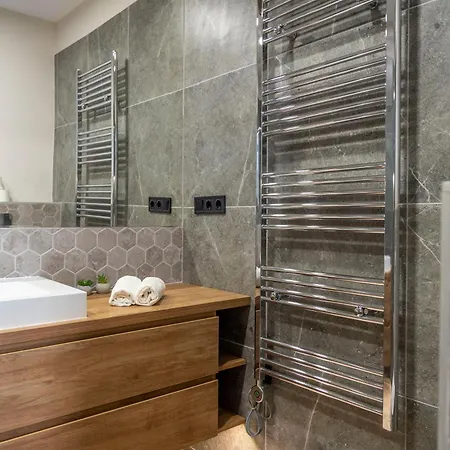 Luxurious & Spacious In The Kertesz Street * Budapest