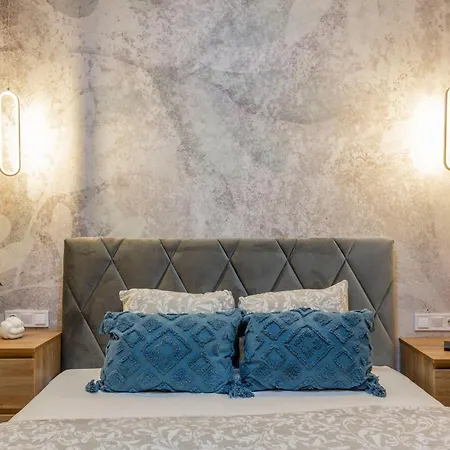 Apartment Luxurious & Spacious In The Kertesz Street