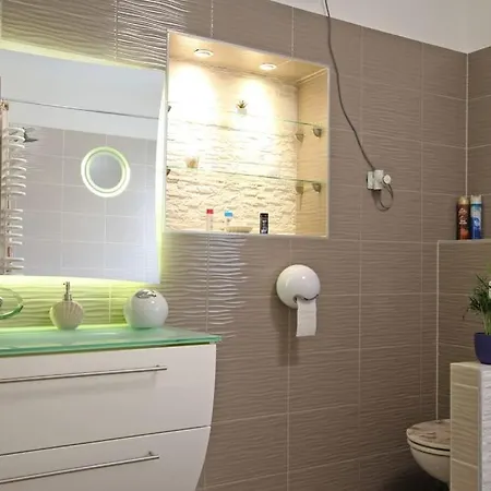 Outdoor Adventure Smart Riverside Pet Friendly *
