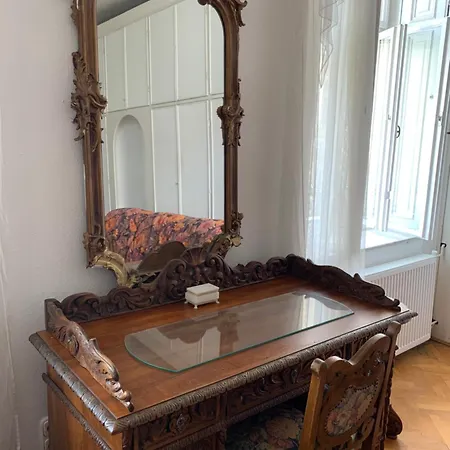 Daire Libra Grande Venetian Style *