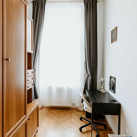 Margaret & Violet - Peaceful Downtown Budapest