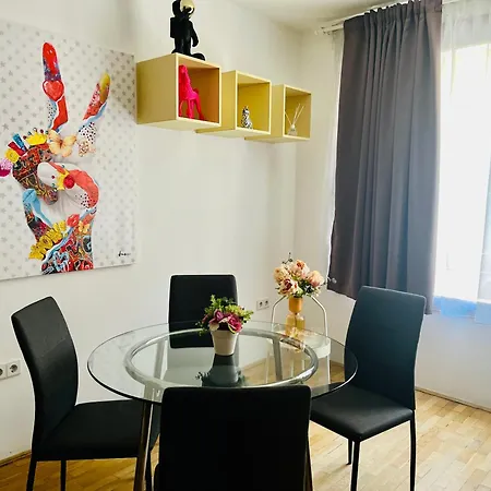 K9 B1.7 Apartment Budapest