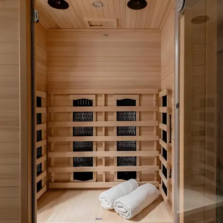 Stylish Natural With Sauna - Heroes Square Budapest