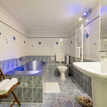 Stylish Natural With Sauna - Heroes Square Budapest