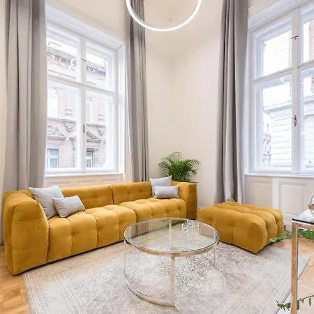 Apartment Andrassy With Free Parking