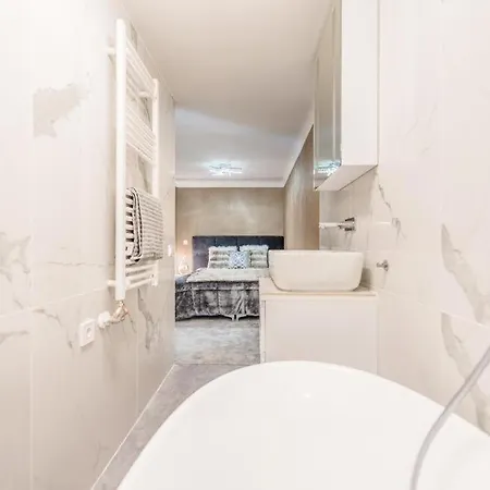 Andrassy With Free Parking Apartment