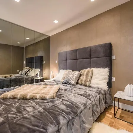 Apartment Andrassy With Free Parking *