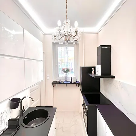 Brand New Parliament Designer Smarthome For 4 Ppl Apartment *