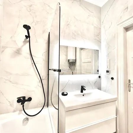 Brand New Parliament Designer Smarthome For 4 Ppl * Budapest