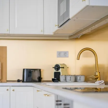 Luxury By Castle District, Free Parking Apartment