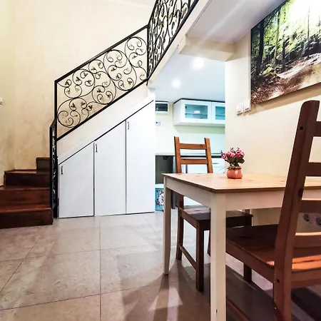 Ditroi Apartment