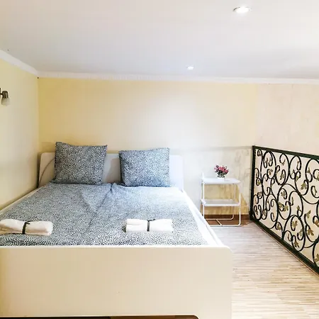 Ditroi Apartment *