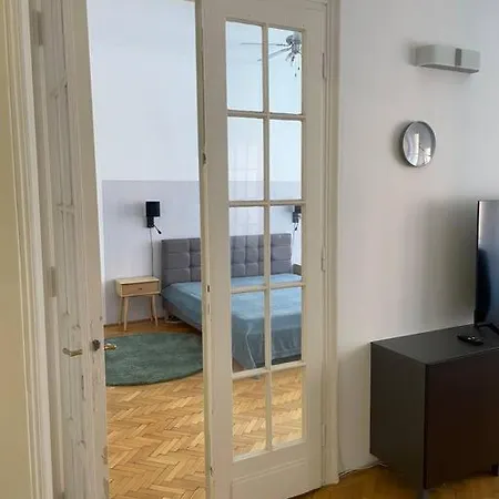 3 Bedroom By The Parliament Budapest