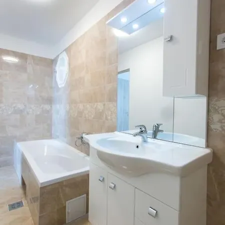 Vaci Close To Thermal Baths * Budapest