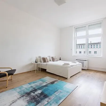 Vaci Close To Thermal Baths Apartment