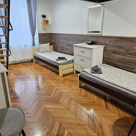 Apartment Quiet And 2 Bedrooms 2 Bathrooms In The Heart Of Budapest