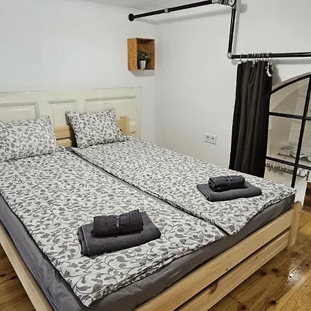 Quiet And 2 Bedrooms 2 Bathrooms In The Heart Of *