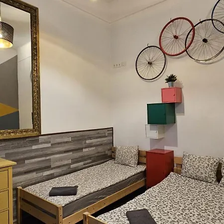 Cheerful And Cozy 2 Bedrooms 2 Bathrooms With Location
