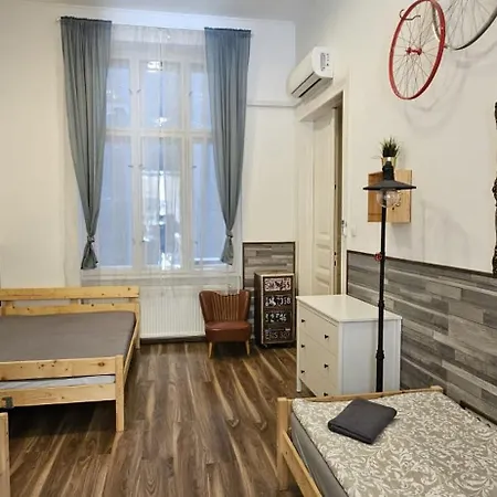 Apartment Cheerful And Cozy 2 Bedrooms 2 Bathrooms With Location