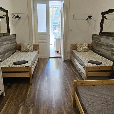 Cheerful And Cozy 2 Bedrooms 2 Bathrooms With Location